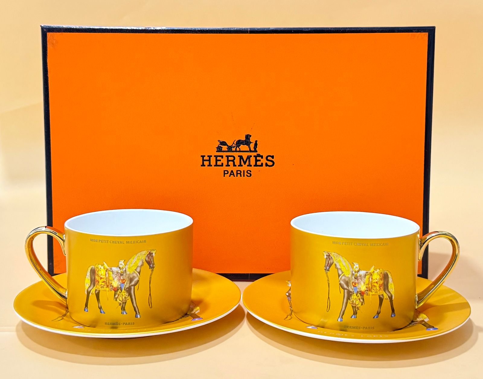 Hermes tea Cups set of two - Golden color